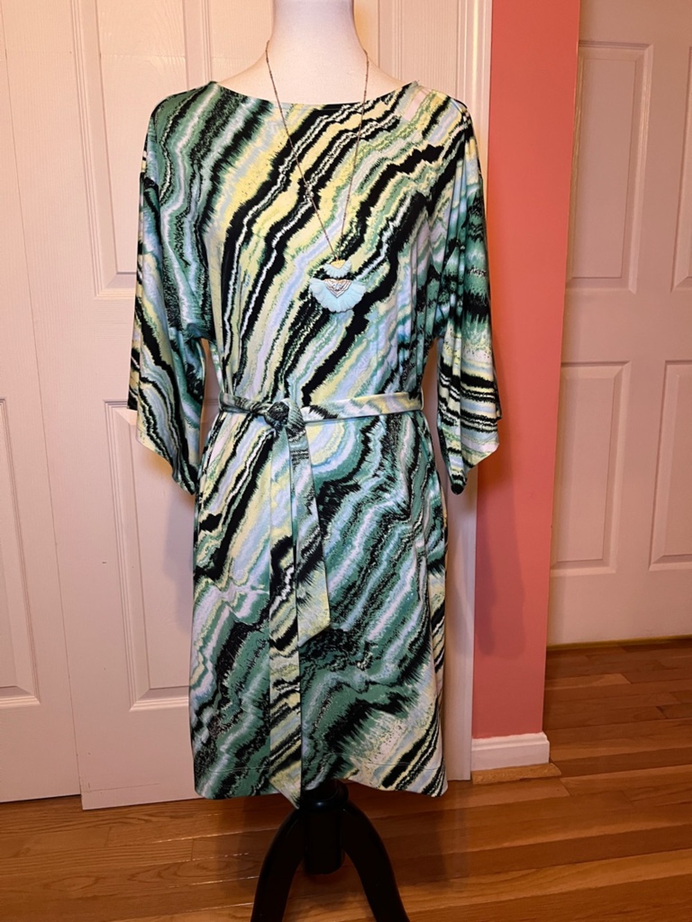 Beige by ECI Green Geometric Belted Knee Length Dress M Polyester Spandex